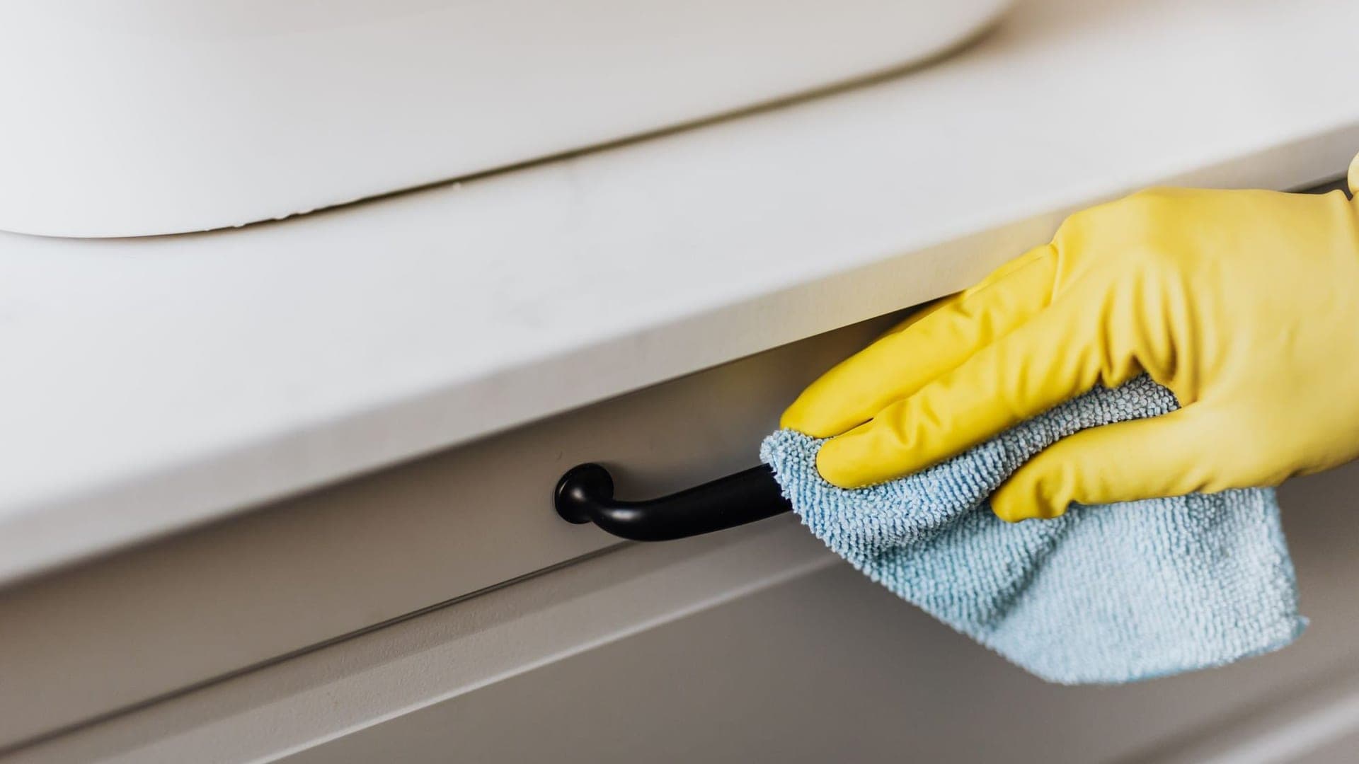 Detailed surface cleaning — illustrative of deep cleaning work